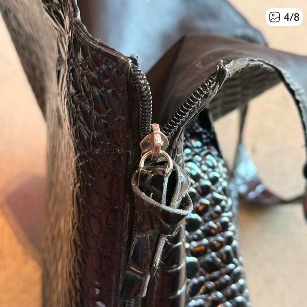 Lulu's Black Crocodile-Embossed Shoulder Bag - Picture 4 of 8